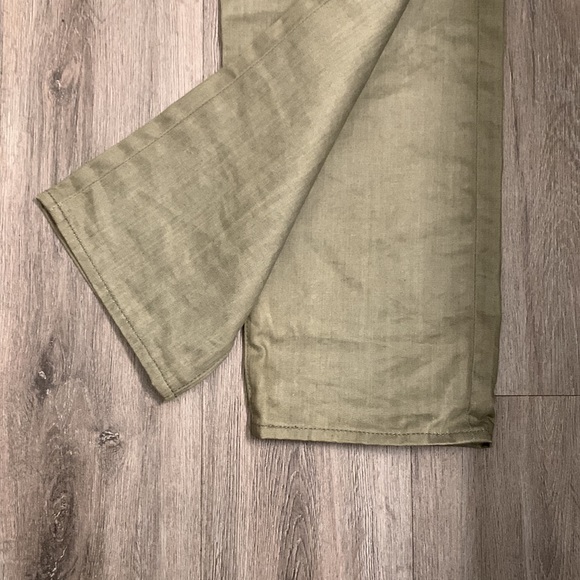 Levi Strauss - Picture 4 of 5